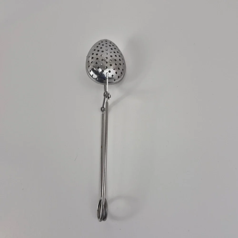 Stainless Steel Egg Shape Tea Infuser Spring Action Loose Leaf Steeper Silver